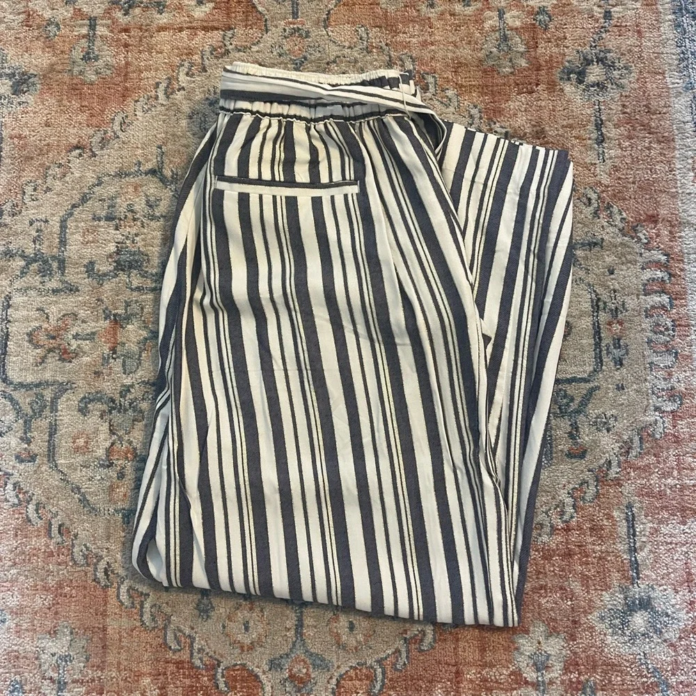 NWT Striped Wide-Leg Pants with Bow Tie - Picture 4 of 4